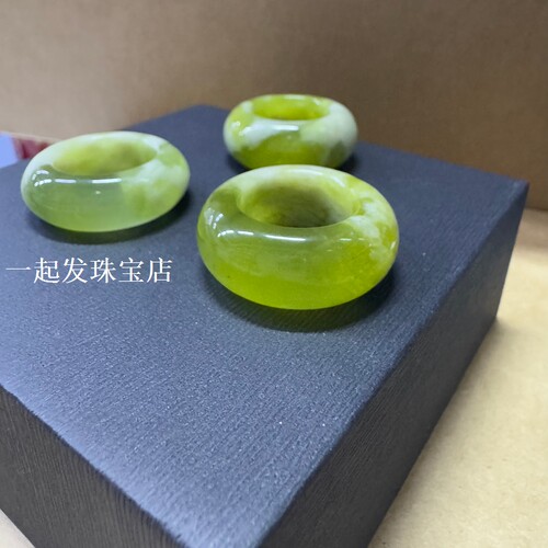 天然岫玉青提面包戒胖圆