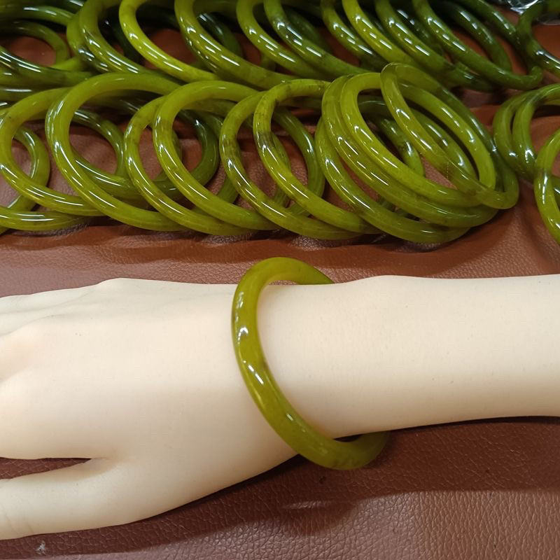 春上新礼岫玉飘糖牛油果叮当红豆美人条 批发价拿货联系网红款