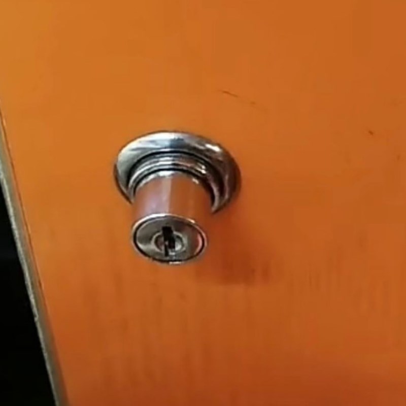 禁锁衣柜锁扣弹簧按锁锁芯推拉门纱窗柜门阳台铝合金家具插销