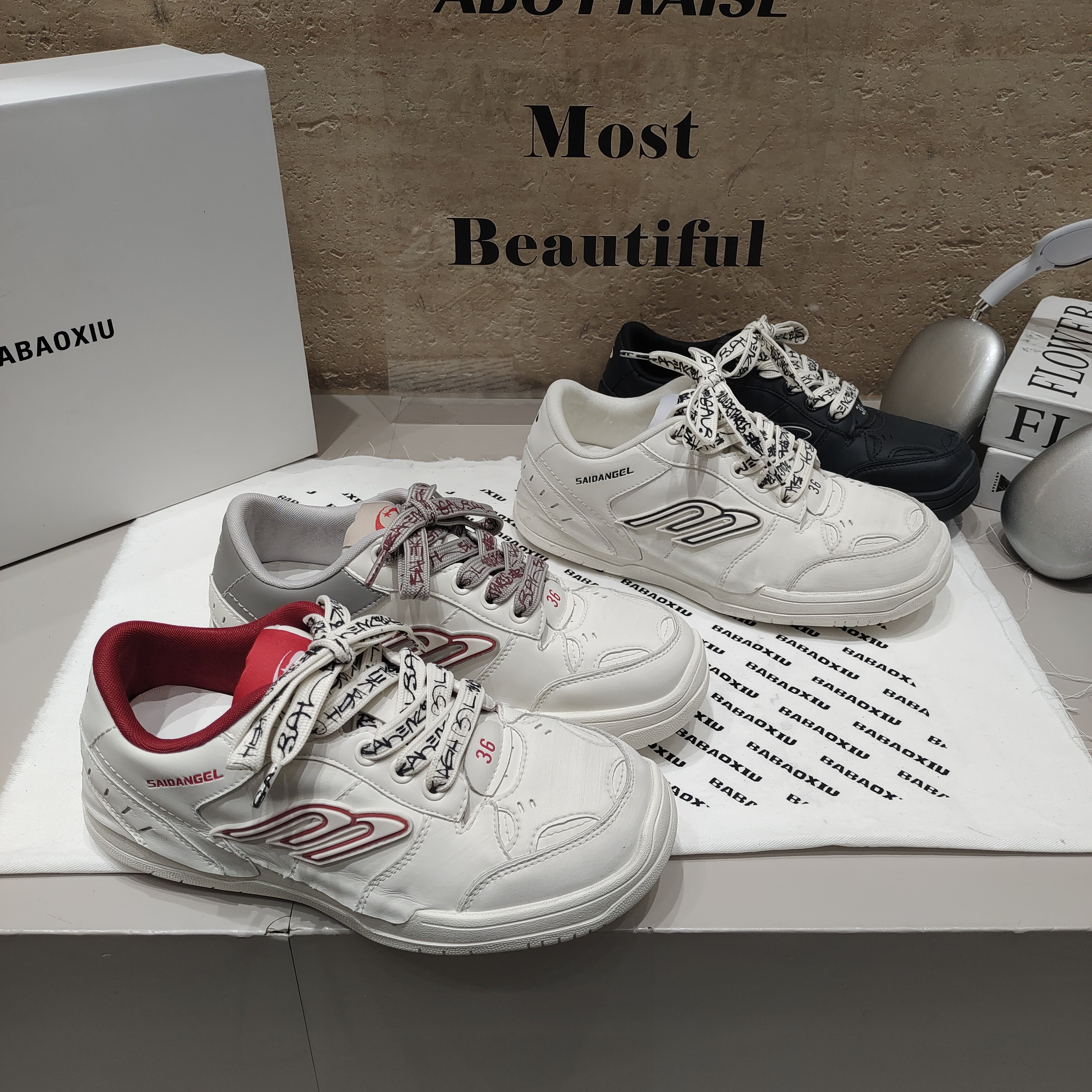 巴宝秀擦色脏脏小白鞋2026春款字母绑带韩版女鞋拼接时尚百搭学院