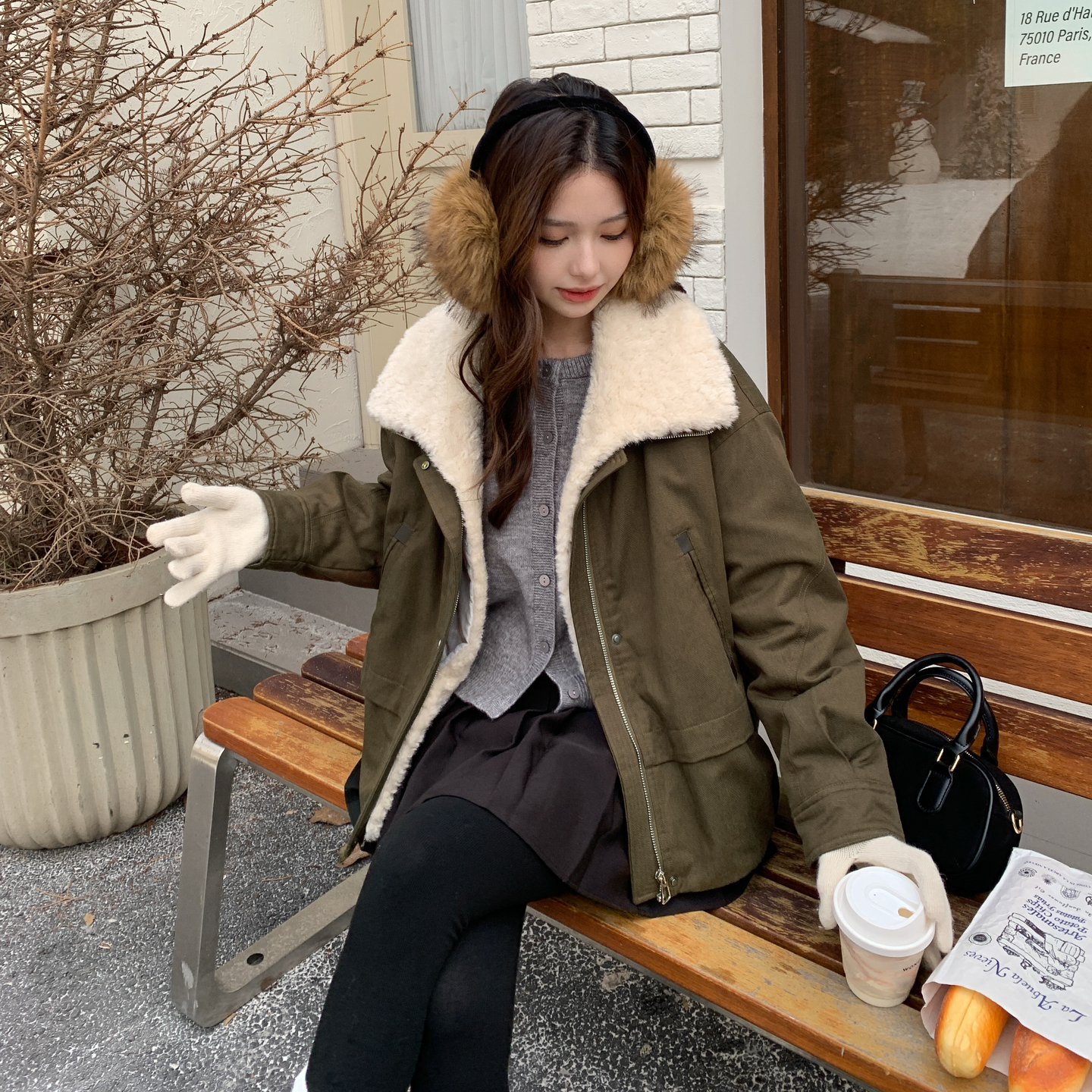 明摩装羽绒服女2025新款加厚毛领可脱卸石墨烯蓄热内胆云绒服外套