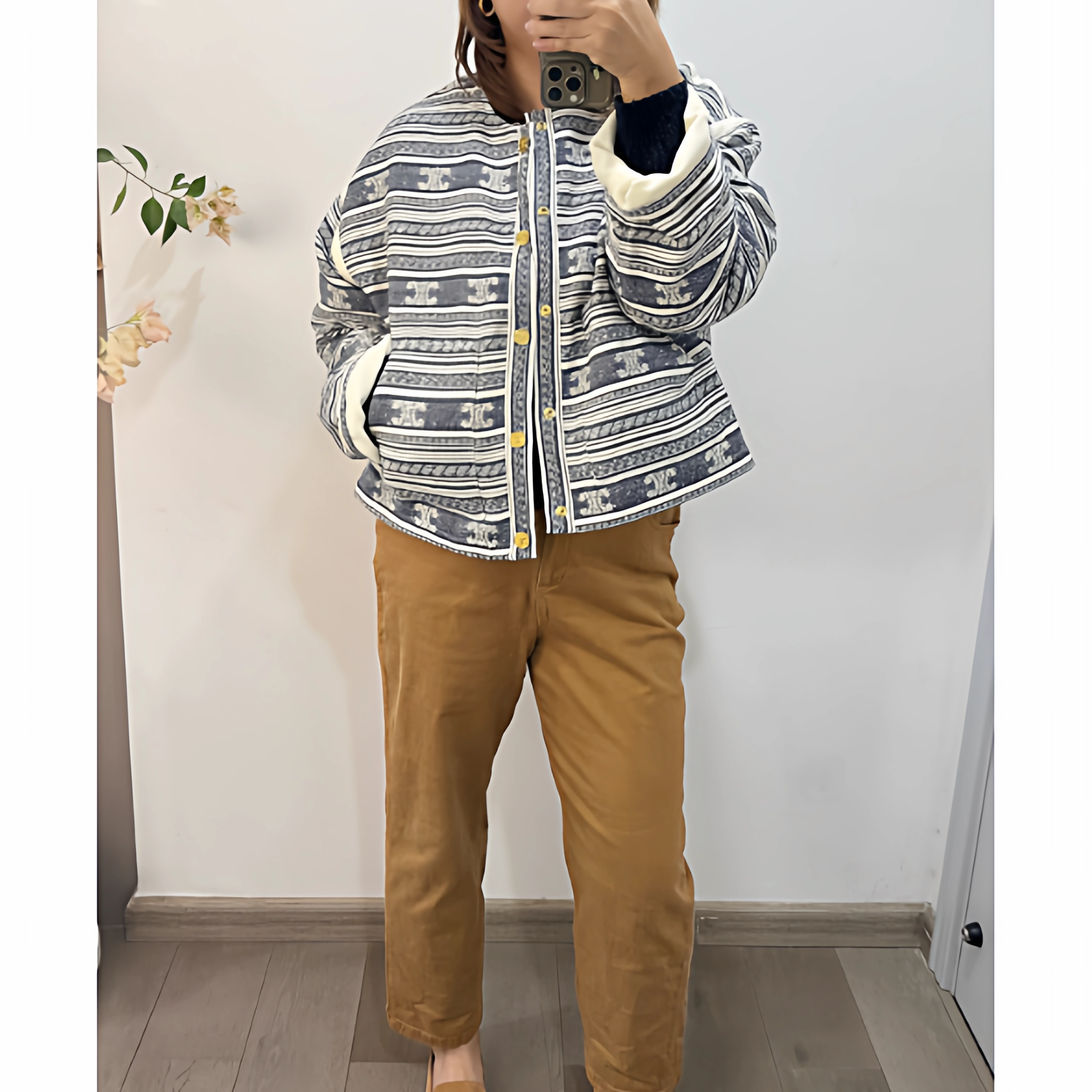 质拙如心2025秋冬字母印花加绒小外套女短款宽松开襟个性百搭上衣
