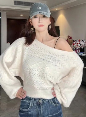 大码胖mm韩系温柔慵懒风斜肩镂空针织毛衣女秋季白色宽松显瘦上衣