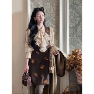 高级感衬衫 大码 女秋季 独特漂亮裙子套装 背带连衣裙两件套 胖mm法式