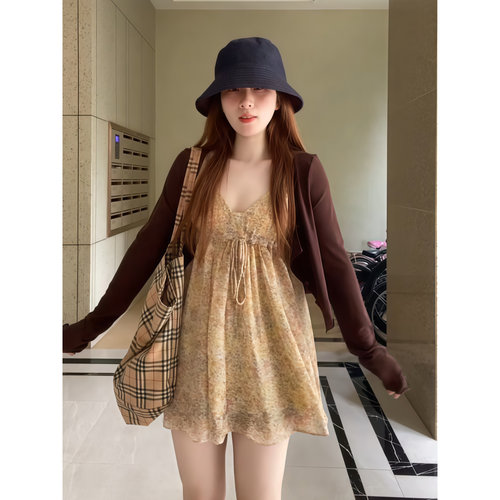 大码胖mm韩式休闲通勤风碎花v领吊带加防晒开衫显瘦减龄两件套装