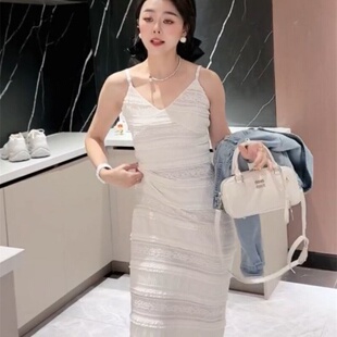 大码胖MM设计感小众背带修身吊带连衣裙夏季新款气质V领中长裙子