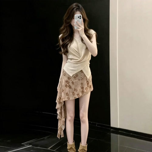 大码胖mm韩式气质扭结浅卡其上衣搭配棕底花色半身裙夏季收腰套装