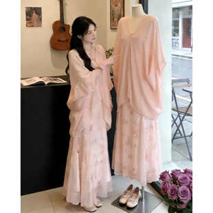 时尚 大码 胖MM甜美温柔风粉色碎花刺绣吊带裙开衫 两件套女春季 套装