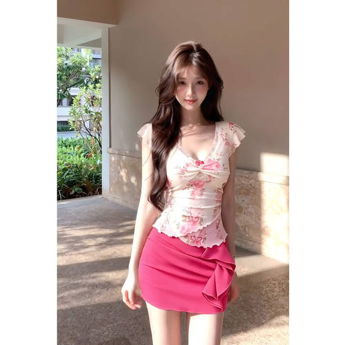 大码女装胖mm法式纯欲v领收腰碎花上衣设计感显瘦包臀短裙两件套