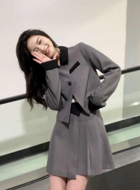 大码极简风高级感灰色短款西装外套胖MM秋冬新款高腰半身裙两件套