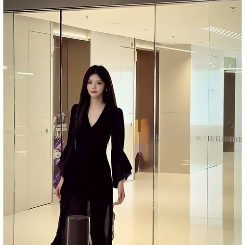 大码女装胖MM法式赫本风荷叶边V领连衣裙夏季度假收腰开叉长裙子