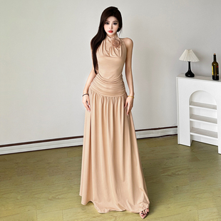 怪诞女孩 法式高级感立体花朵挂脖连衣裙女 露背性感海边度假长裙