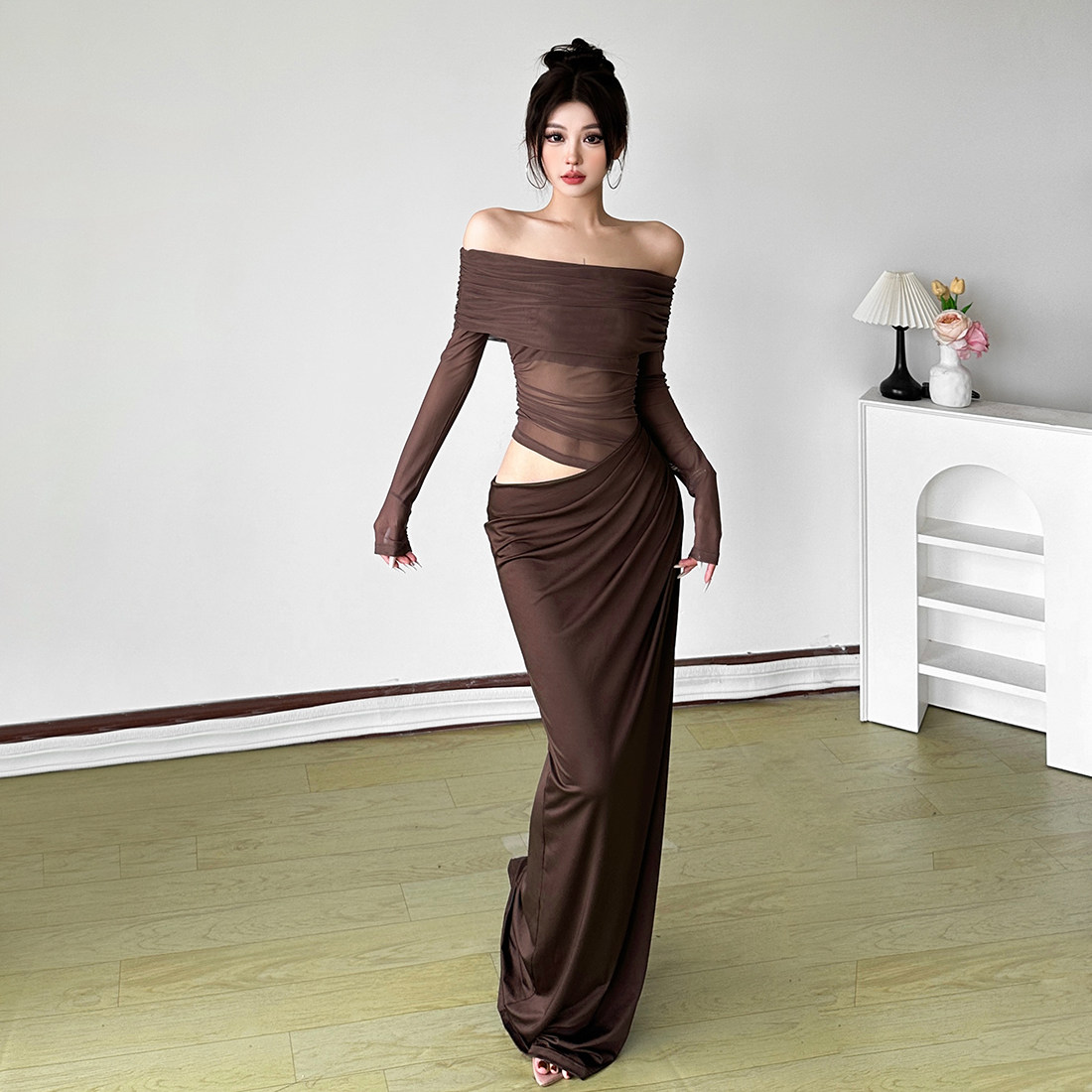 美拉德复古网纱拼接一字肩连衣裙