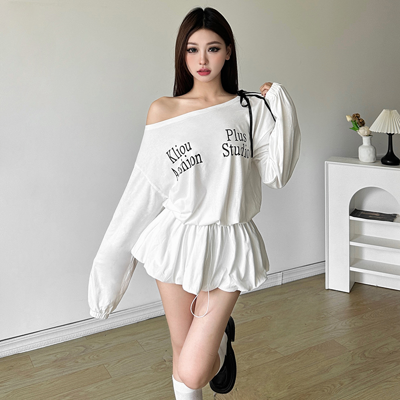 怪诞女孩 甜辣纯欲风字母印花斜领连衣裙女 蝴蝶结条纹长袖卫衣裙