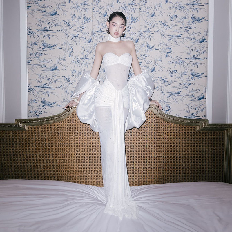 美神降临轻奢网纱微透抹胸连衣裙