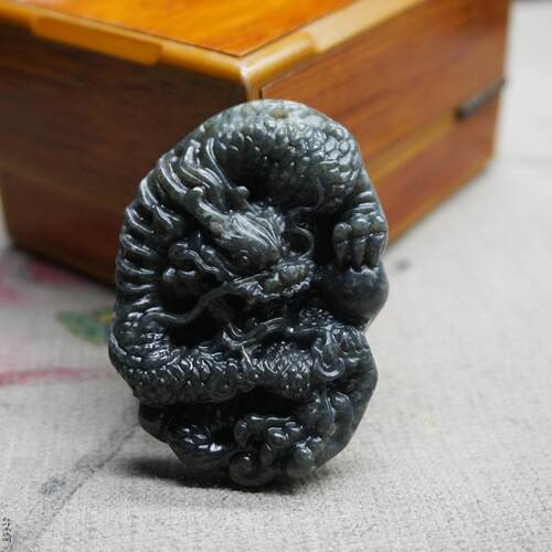 和田玉龙牌天然烟青玉吊坠