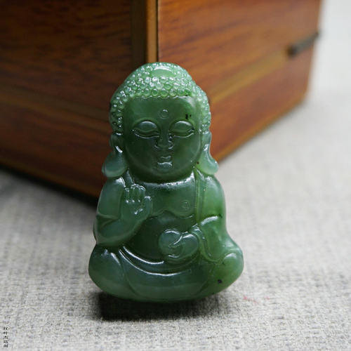 碧玉双面雕刻宝宝佛汉服吊坠玉石