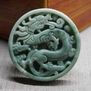 天然贵州翠龙牌吊坠霸气玉石生肖龙项链男圆牌龙挂件精雕玉佩饰品