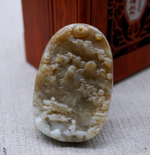 天然新疆和田玉糖玉俏色山水牌吊坠高山流水大雁南飞山水玉牌挂件