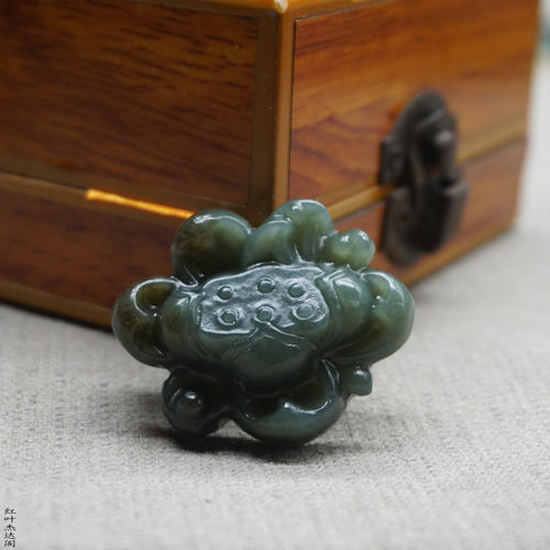 糖青玉俏色立体荷花花开富贵