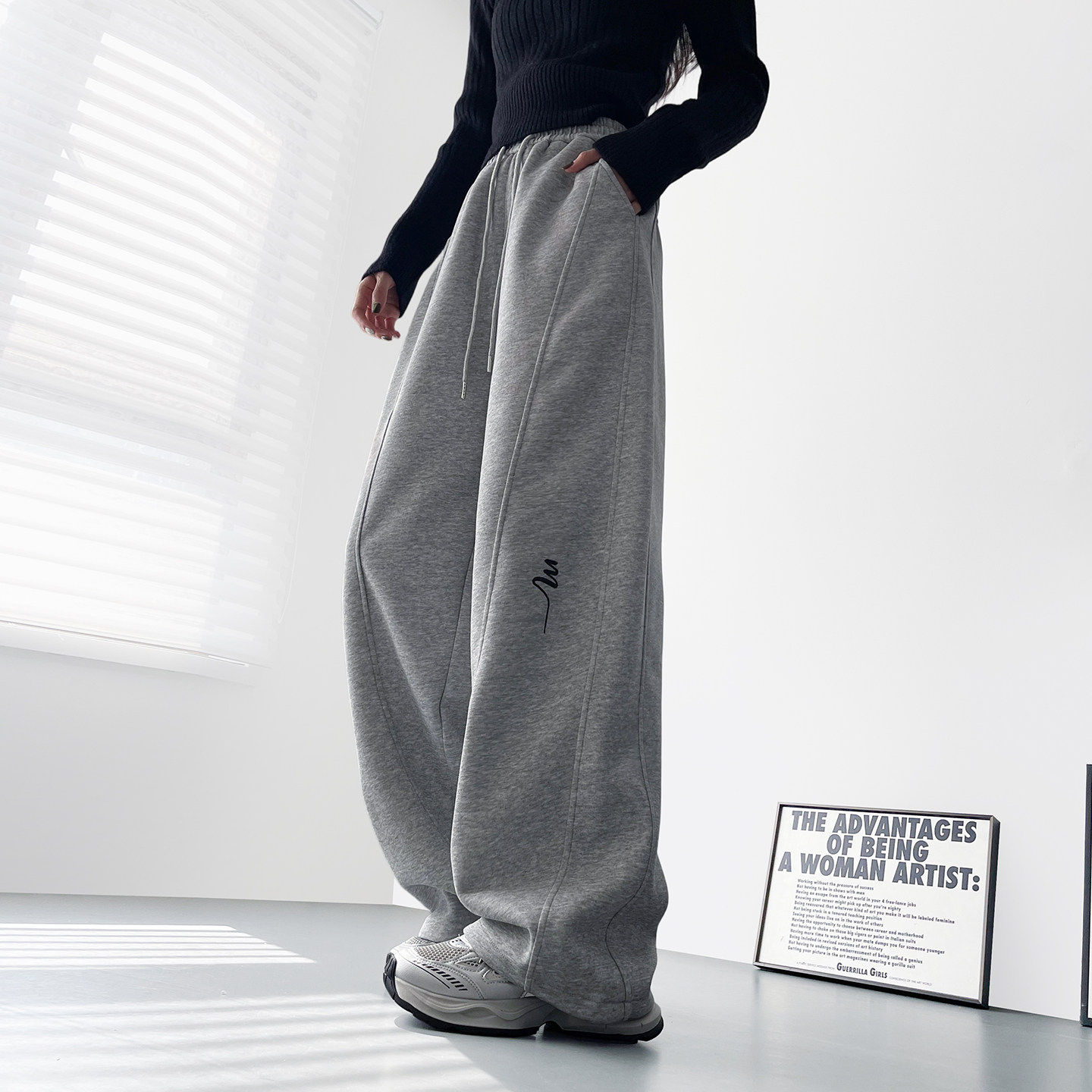 大码浅花灰设计感运动卫裤女2026春季潮流新款胖mm显瘦遮肉阔腿裤