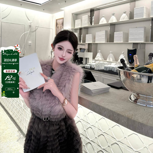 viola【罗兰梦境】D*or14W定了五个月渐变染色进口白狐皮草马甲