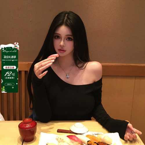 viola【野系美人】升级磨毛面料!辣妹设计感显瘦斜肩针织打底衫女