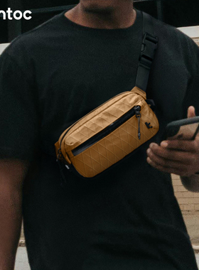 tomtoc斜挎包男款胸包手机包男士便携单肩包胸包小包单肩背包T35