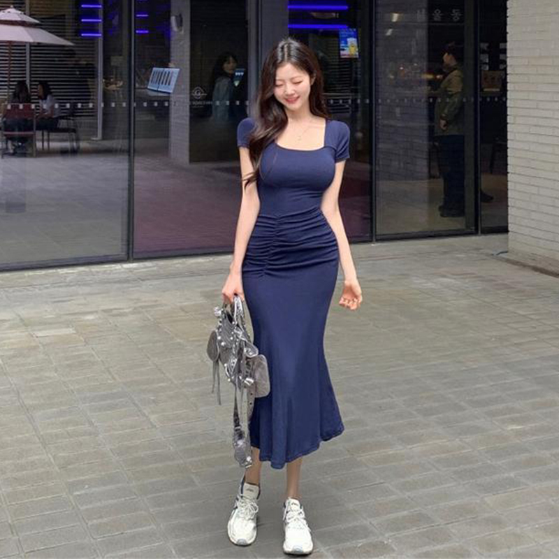绝美方领紧身包臀长裙连衣裙女