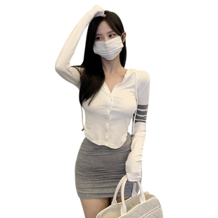 纯欲辣妹显瘦紧身性感上衣短款长袖连帽卫衣开衫短外套休闲t恤女