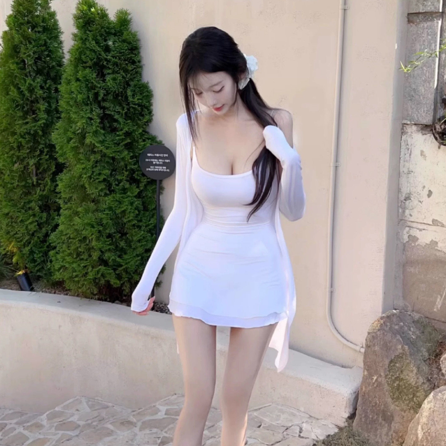 荷叶边包臀短裙纯欲套装修身收腰白色低胸U领性感吊带连衣裙女夏