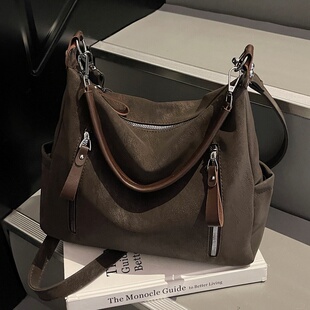 高级质感托特包包女式2026新款时尚百搭休闲大容量通勤单肩斜挎包