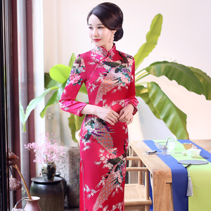 小香风旗袍女秋真丝绸妈妈装走秀复古长款长袖演出礼服超大码