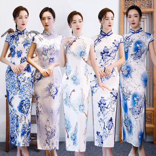 青花瓷旗袍夏天年轻款少女中国风走秀演出中长款气质改良版连衣裙