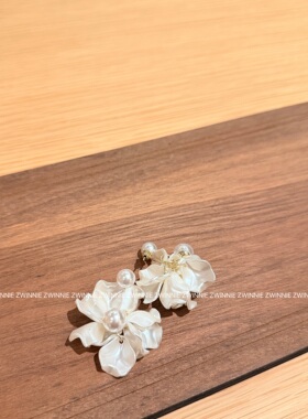 Zwinnie/詹维尼【耳钉】 ES213