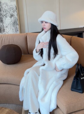 Zwinnie/詹维尼【白雪】经典款设计感慵懒毛毛外套 GYT202575