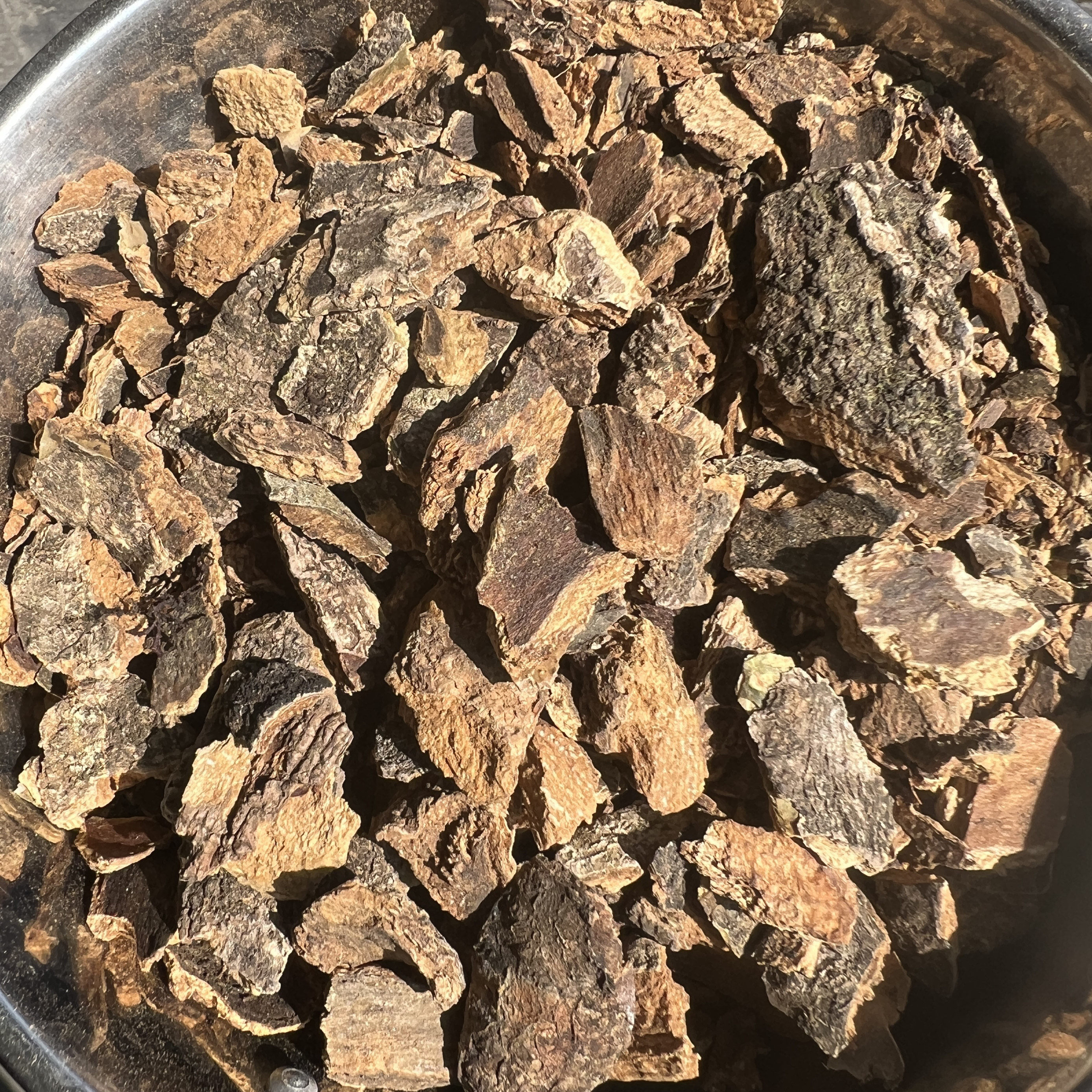 云南木香树皮燃料天然柴皮焚香烟薰闻香木皮民间传统燃烧木块木屑