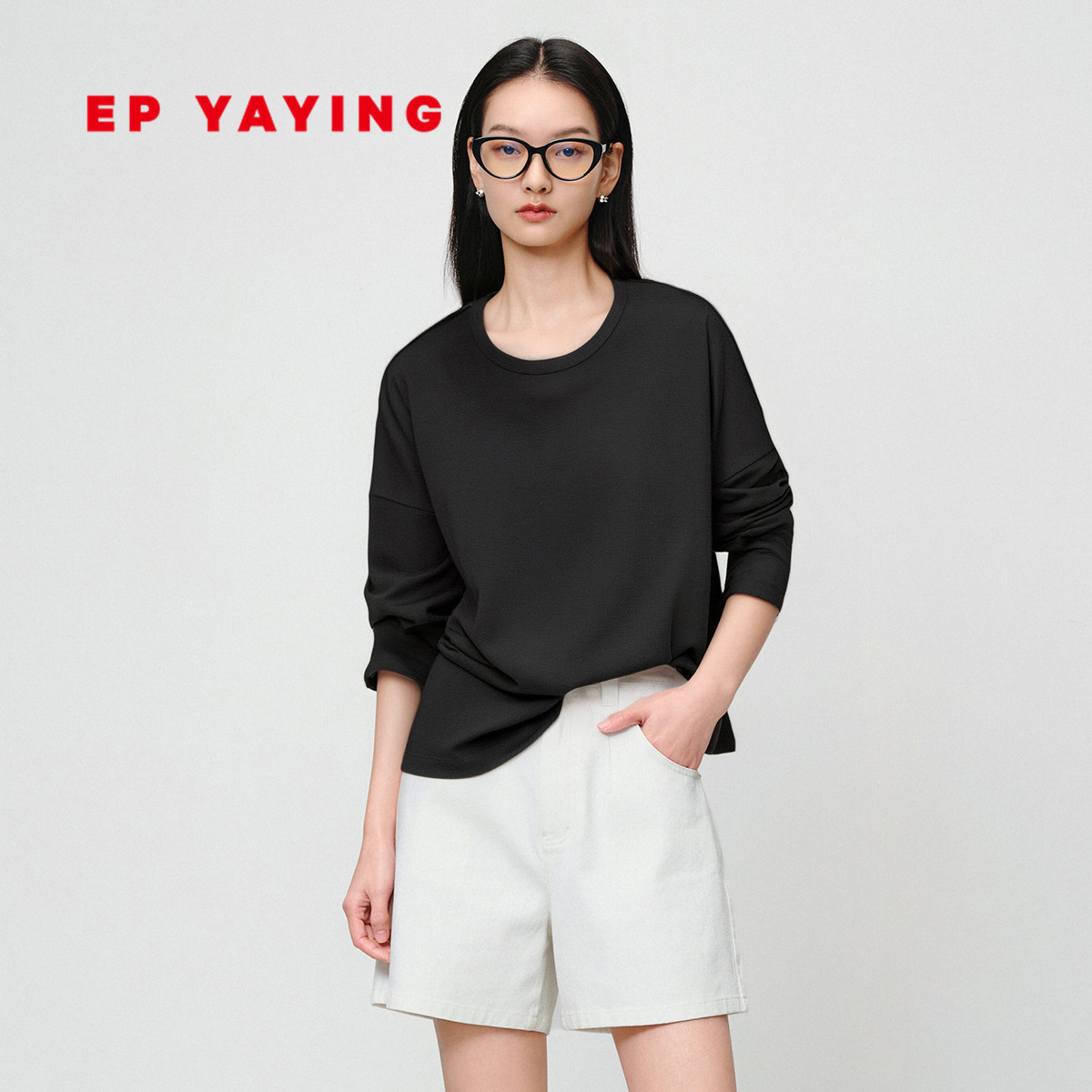 雅莹纯棉圆领宽松黑色卫衣