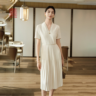 新款 2025夏季 4624A 气质V领褶艺收腰中长连衣裙 EP雅莹高端系列