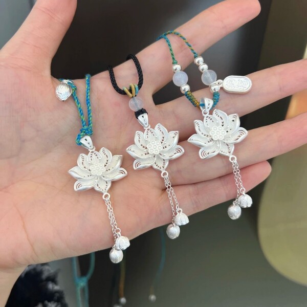 女生女士足银防过敏莲花吊坠项链