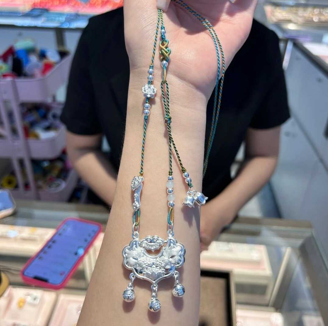 锦鲤锁足银如意锦鲤锁手工编绳