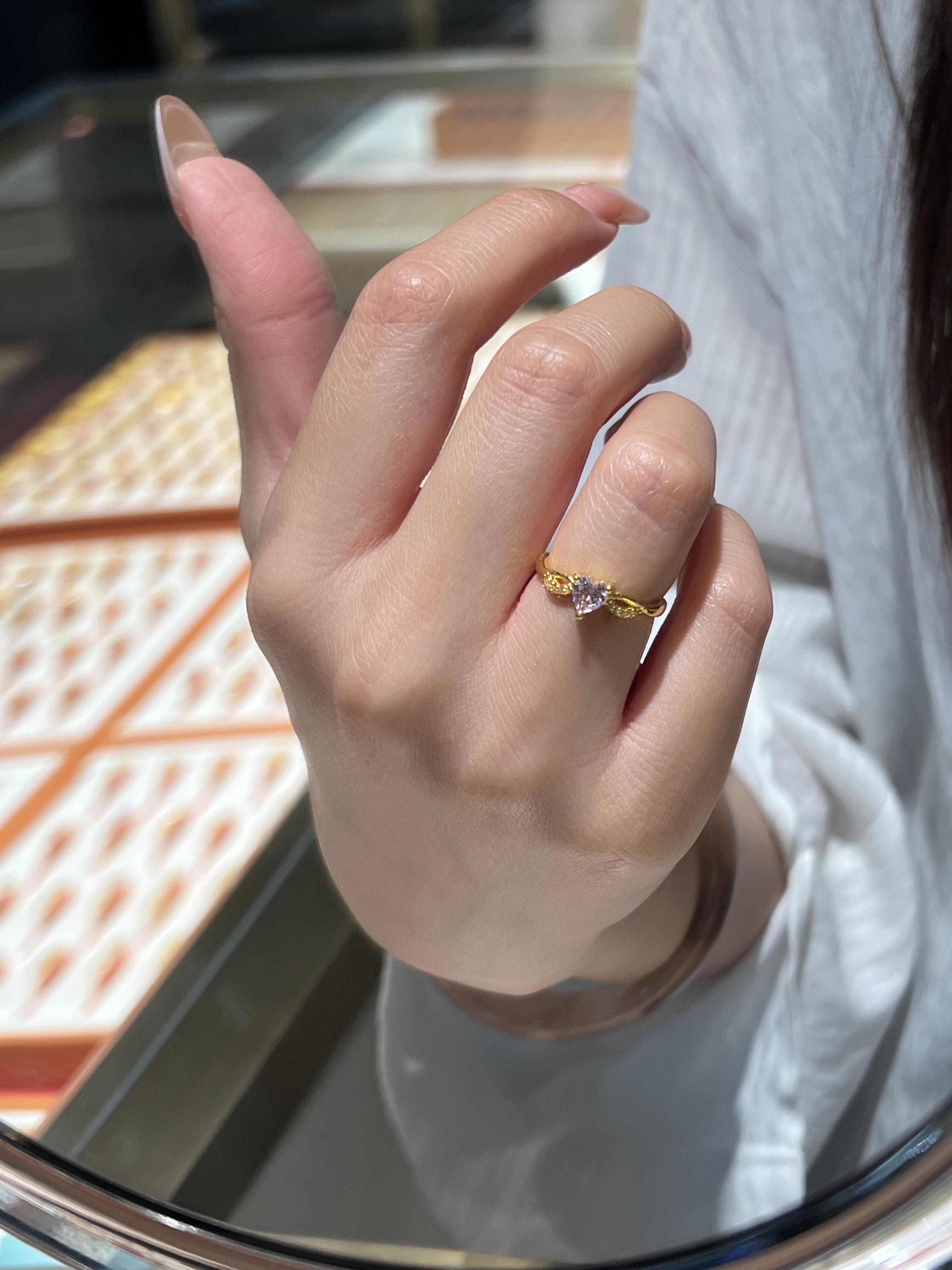 周麒麟珠宝999足金镶嵌类戒指粉色爱心戒指人工彩宝活口戒