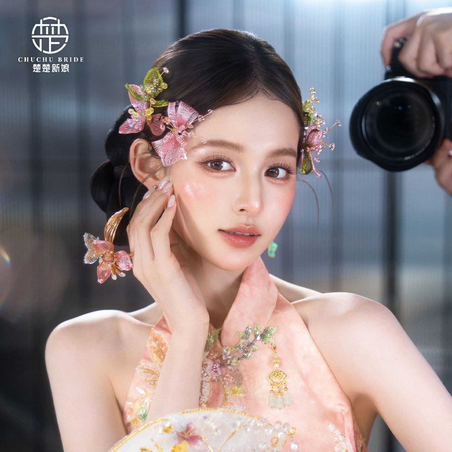 新中式新娘金粉手工边夹