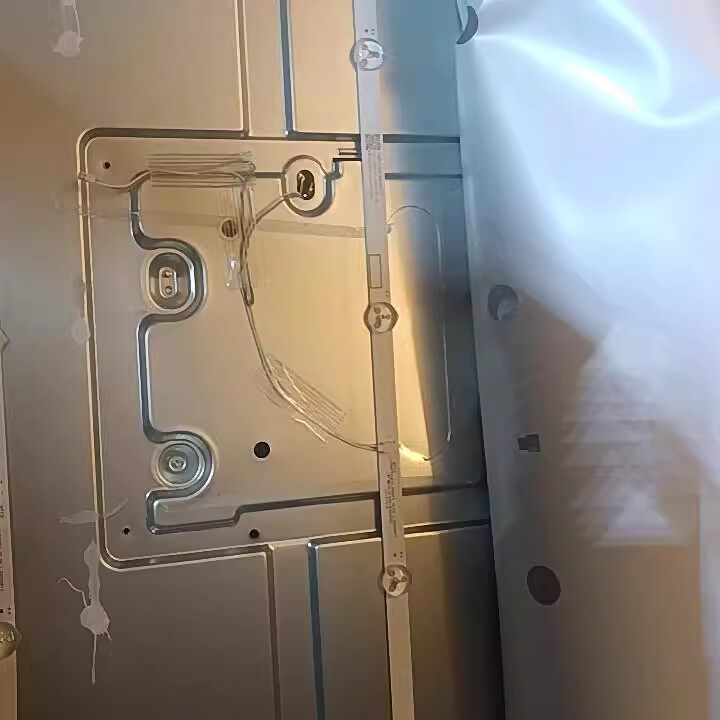 适用长虹32M2灯条LB-C320X21-E2-H(01)-X1 CHDMT32LB40_3030F2.1D