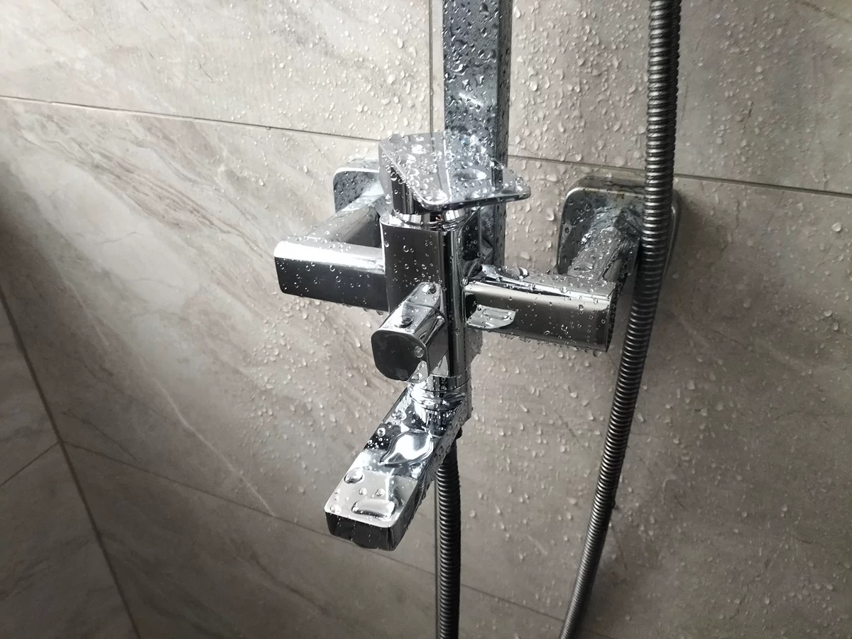 老款暗装淋浴花洒套装家用浴室三档混水阀不锈钢方杆洗澡淋雨喷头