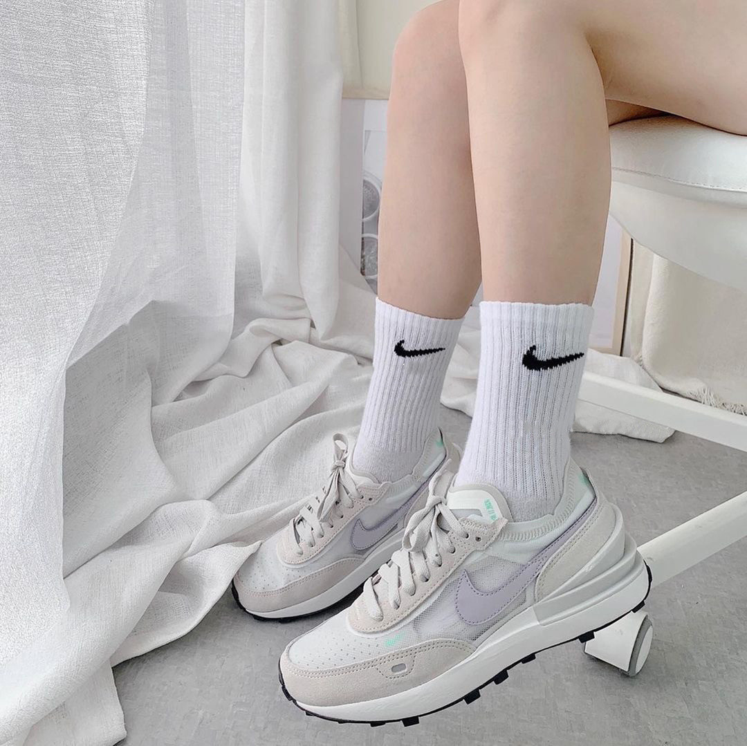 耐克专柜正品女子复古跑步鞋