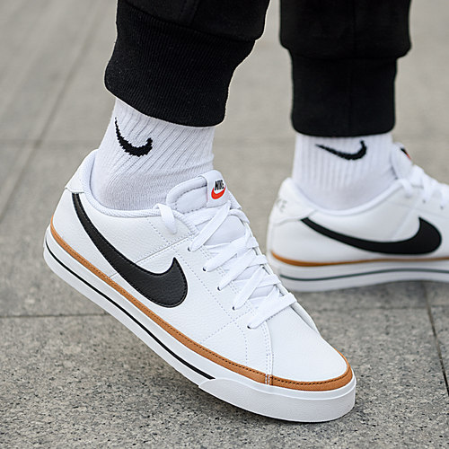 NIKE低帮休闲运动小白板鞋