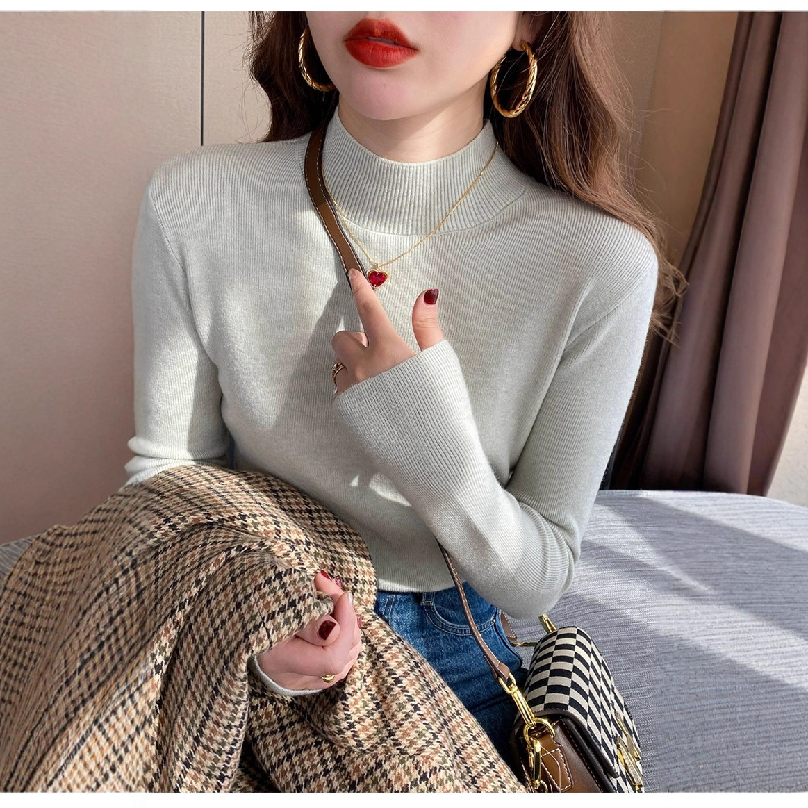 半高领针织打底衫女秋冬新款内搭修身纯色长袖洋气显瘦百搭毛衣女