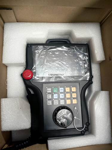 议价新代7寸手持式控制器F21-HC7C-L-M-10，现货1套议价