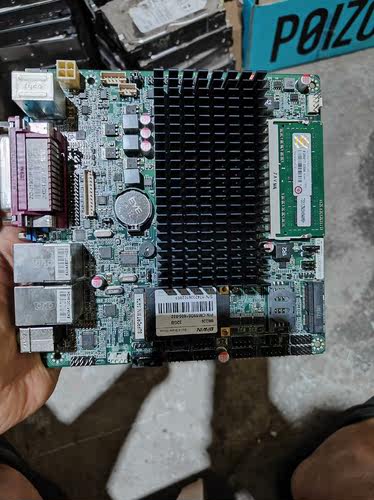 议价（议价）ZO-J1900P-6cd8dc,4G内存,32G小固态议价